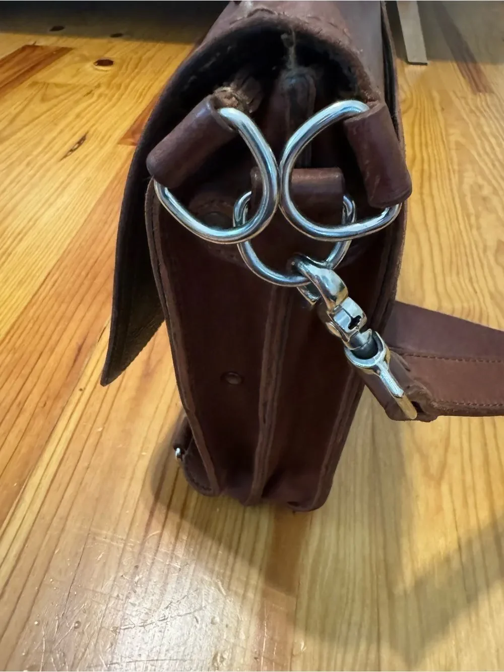 Saddleback Leather Briefcase Chestnut Brown Shoulder Strap Buckle